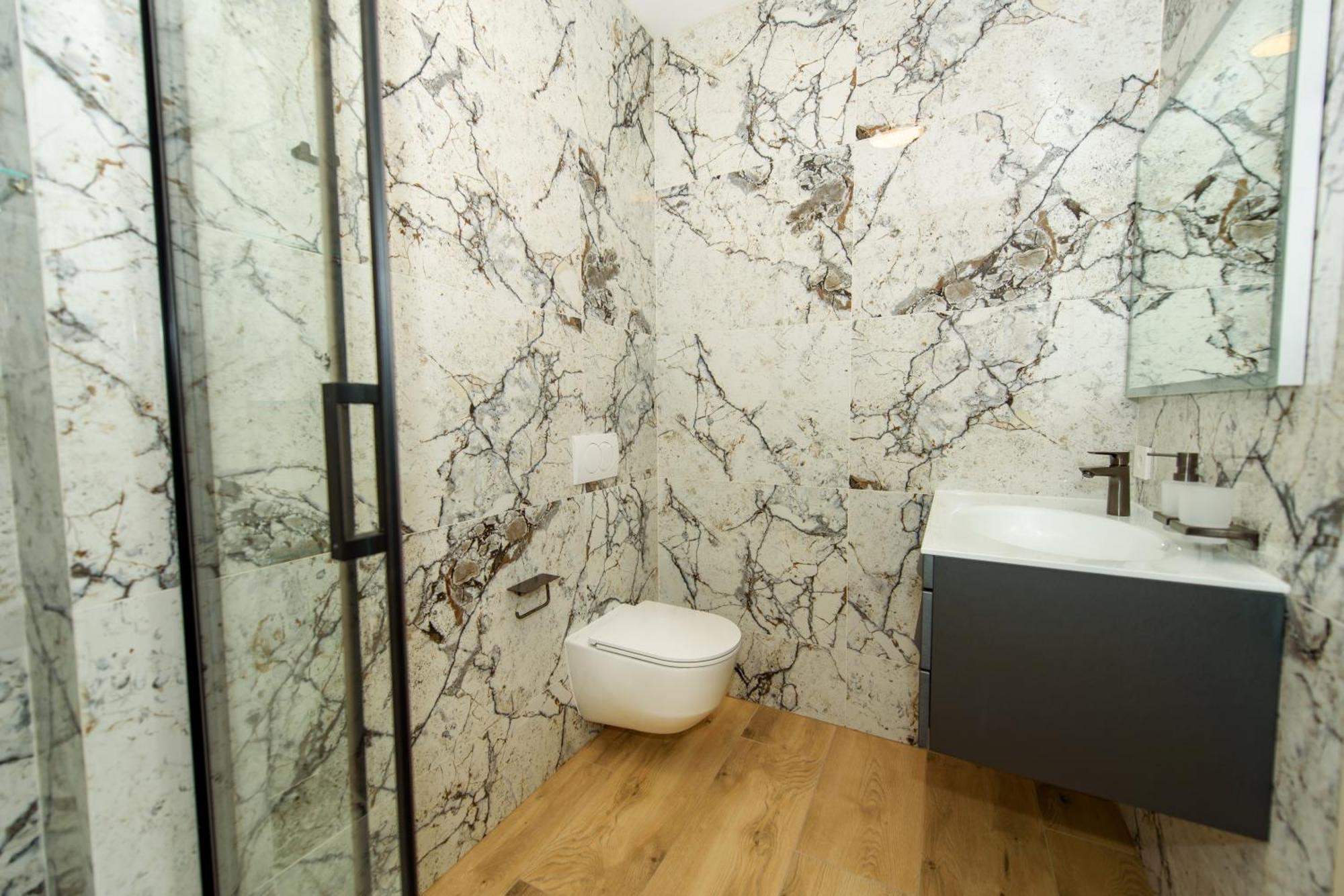 More Medici Apartments Omis Luaran gambar