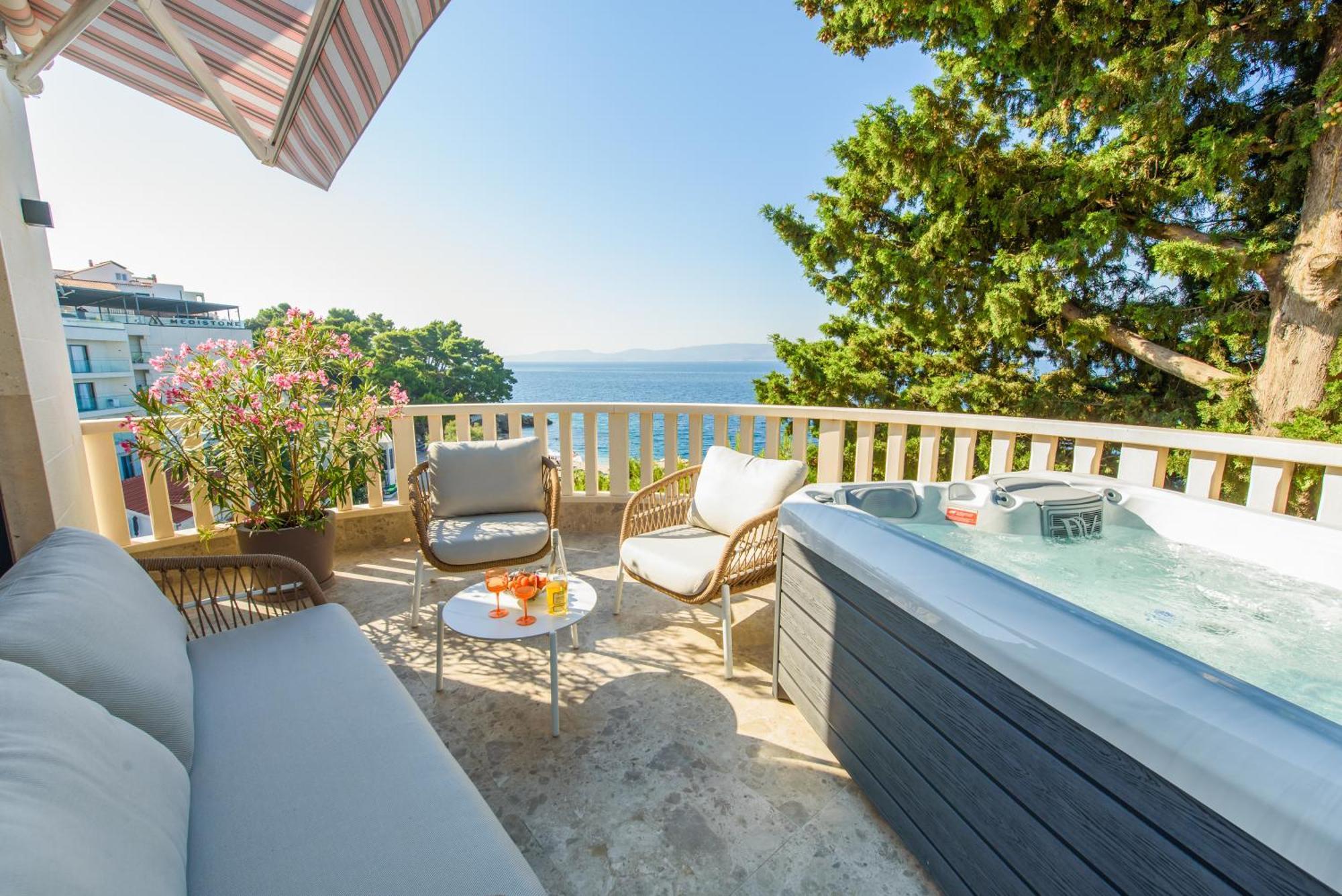 More Medici Apartments Omis Luaran gambar