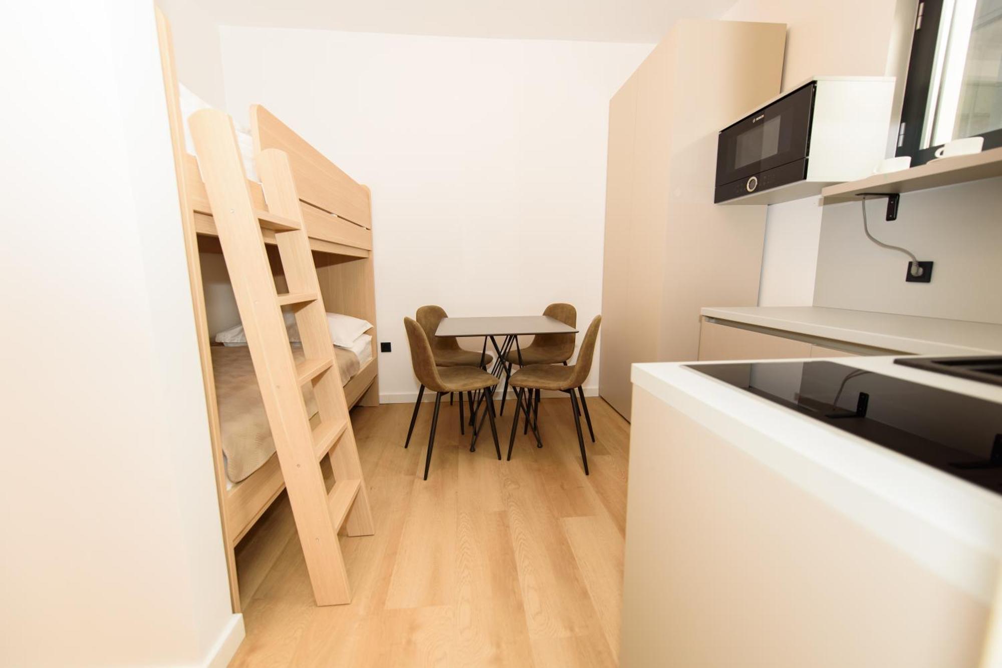 More Medici Apartments Omis Luaran gambar